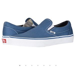 ISO IN SEARCH OF SIZE 6 WOMENS